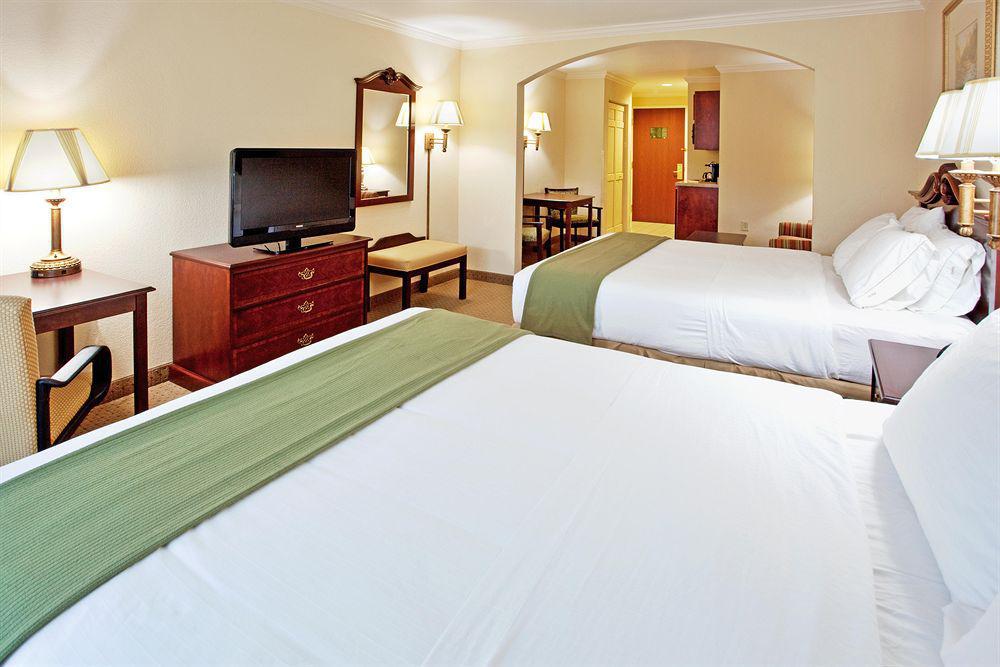 Holiday Inn Express Camden Room photo