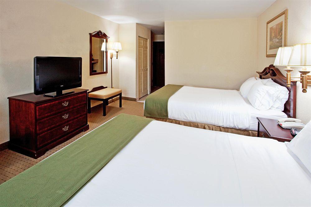 Holiday Inn Express Camden Room photo
