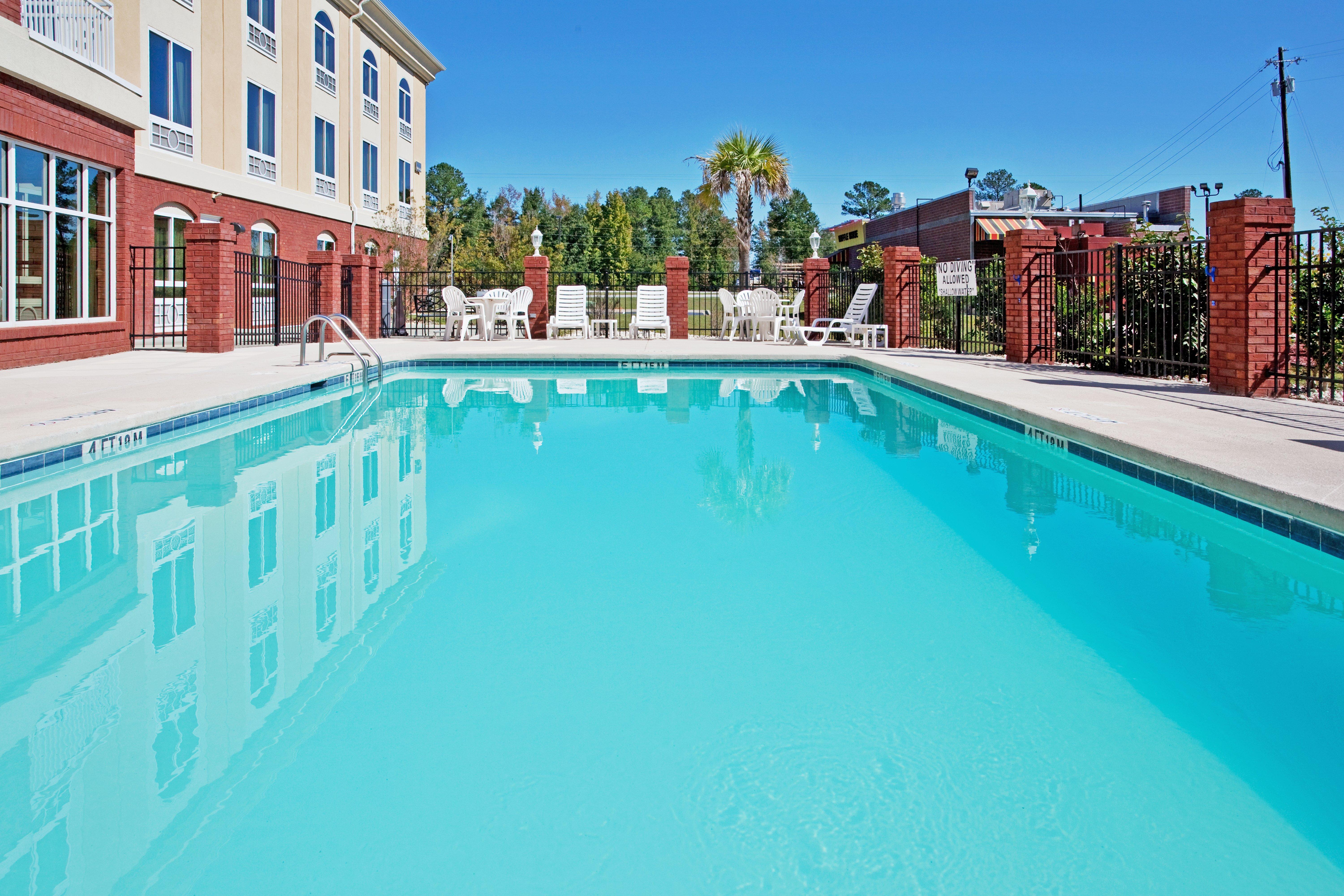 Holiday Inn Express Camden Exterior photo